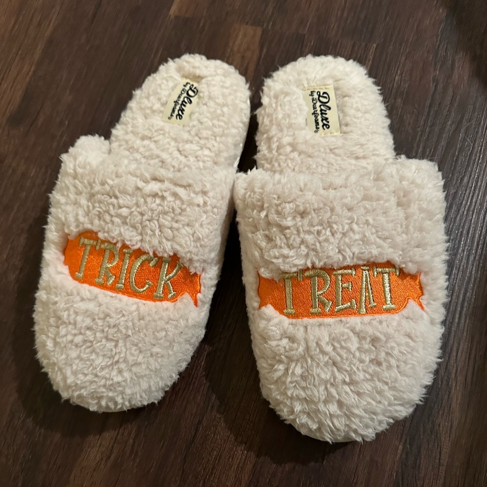 Women’s Trick‎ or Treat Cozy Slippers